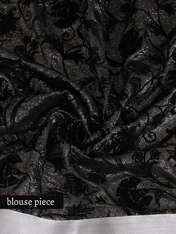 half half velvet saree from ZAIN TEXTILES - 10003207 - Zoom Image - 4