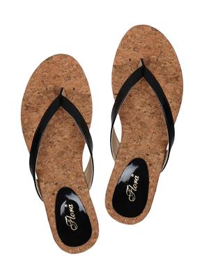 black toe separator sandal - 10314797 - Standard Image - 4