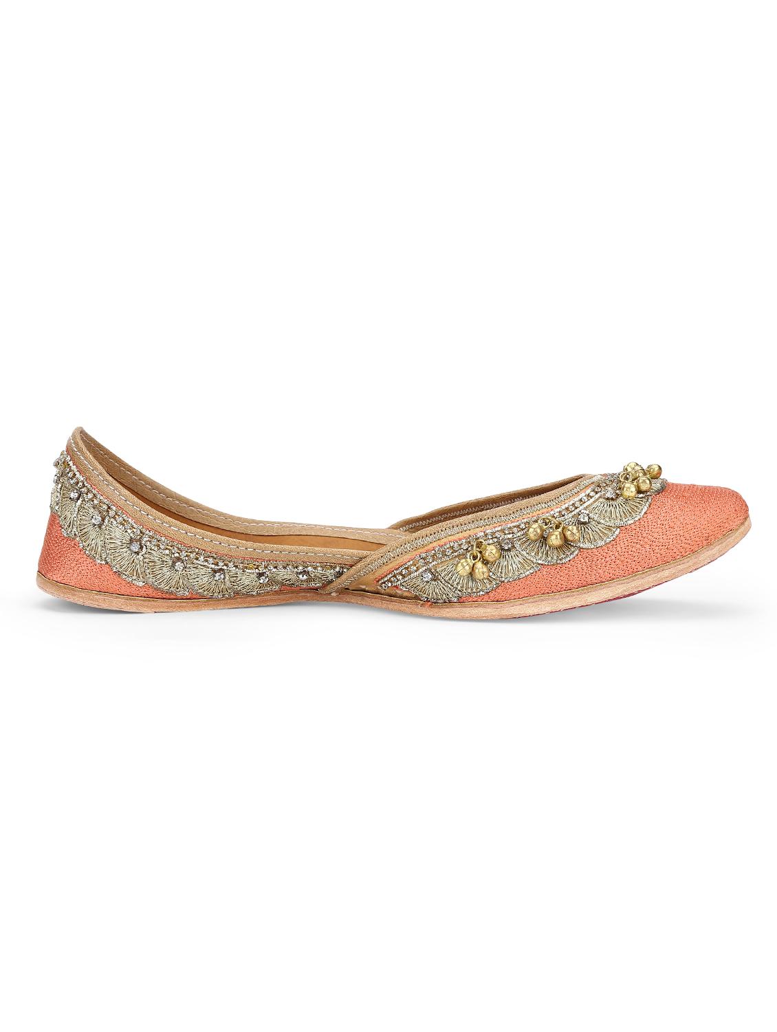 peach embellished leather handcrafted mojaris - 10344699 - Zoom Image - 1