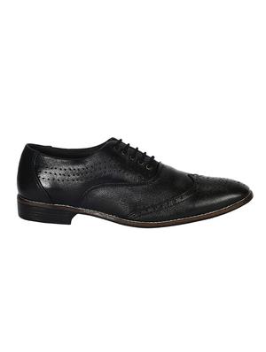 black leather formal shoes - 10388792 - Standard Image - 2