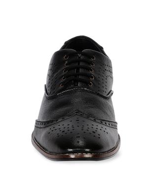 black leather formal shoes - 10388792 - Standard Image - 4