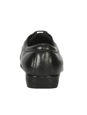 black leather formal shoes - 10388803 - Standard Image - 3