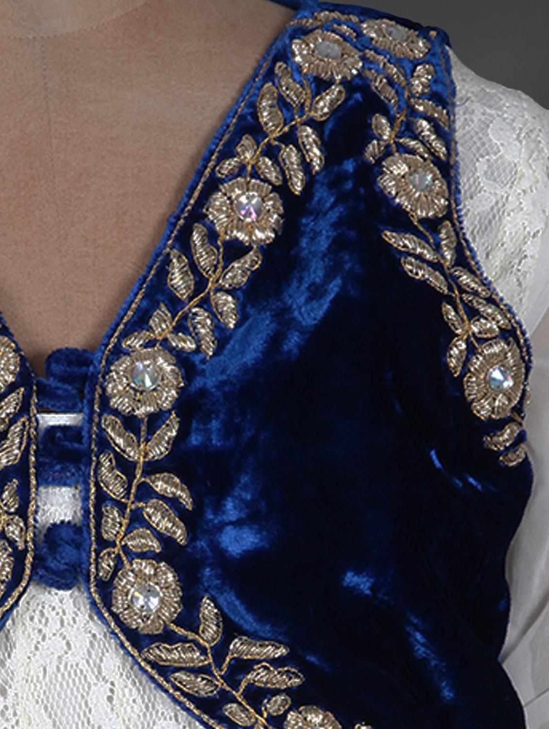 white net Anarkali kurta with embroidered velvet jacket - 1050711 - Zoom Image - 4