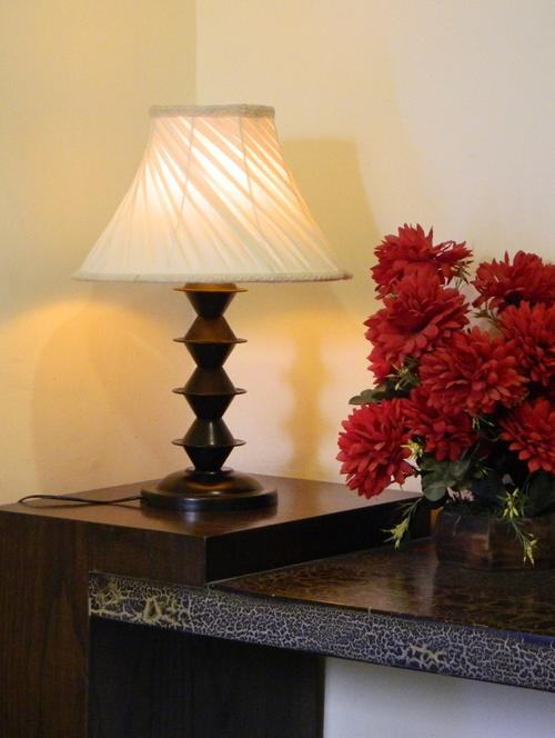 yellow metal and fabric table lamp - 1066957 - Standard Image - 1