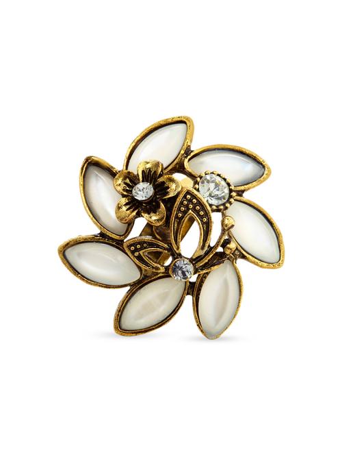 gold metal ring - 10687281 - Standard Image - 1