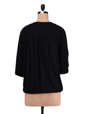 lace detail round neck top - 1077493 - Standard Image - 3