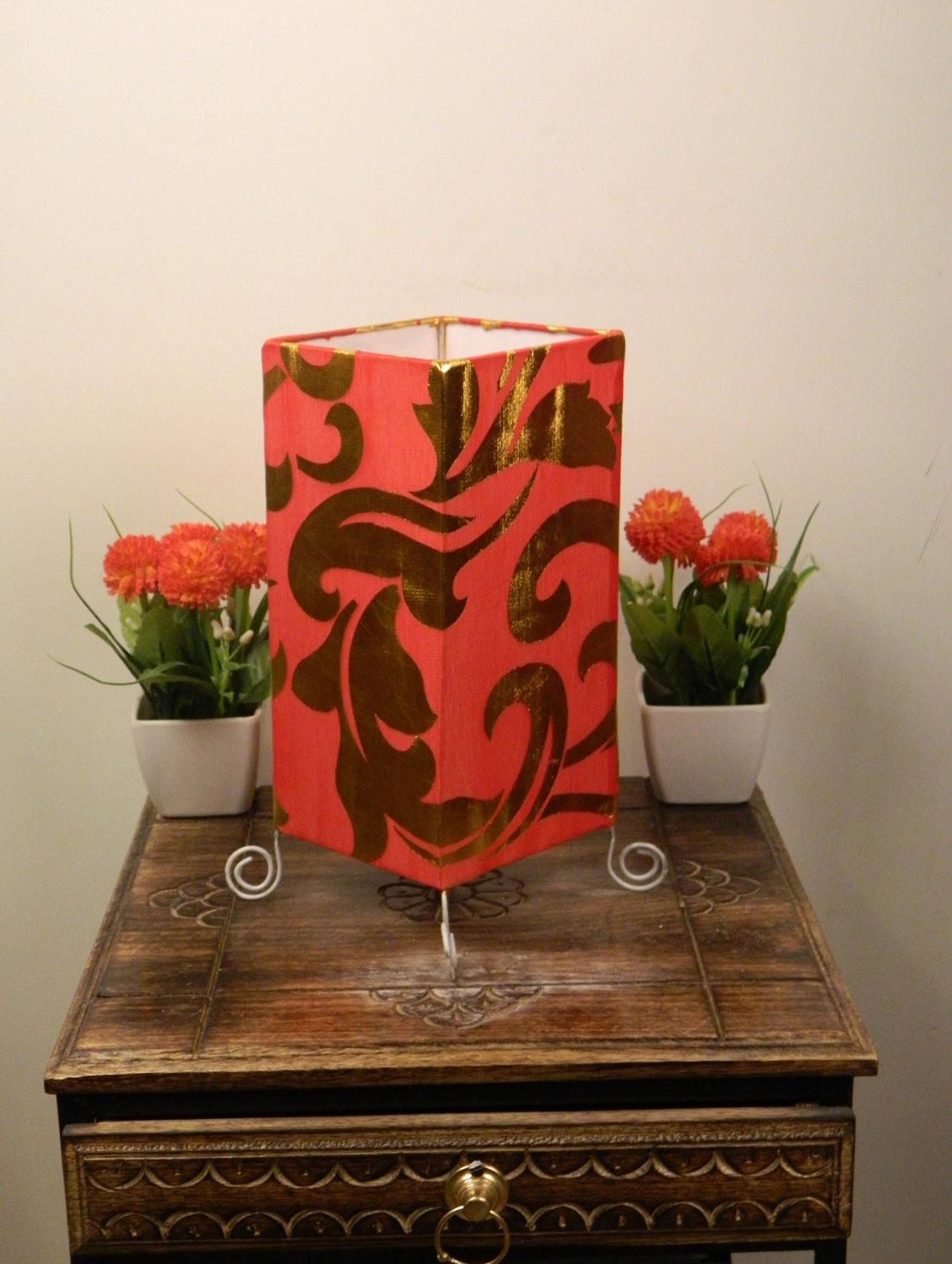 printed classic square table lamp - 10896555 - Zoom Image - 1