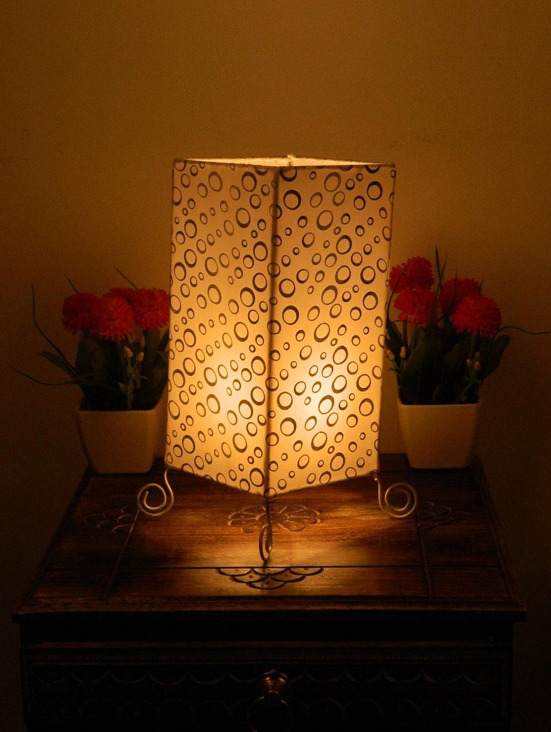 printed classic square table lamp - 10896558 - Zoom Image - 2