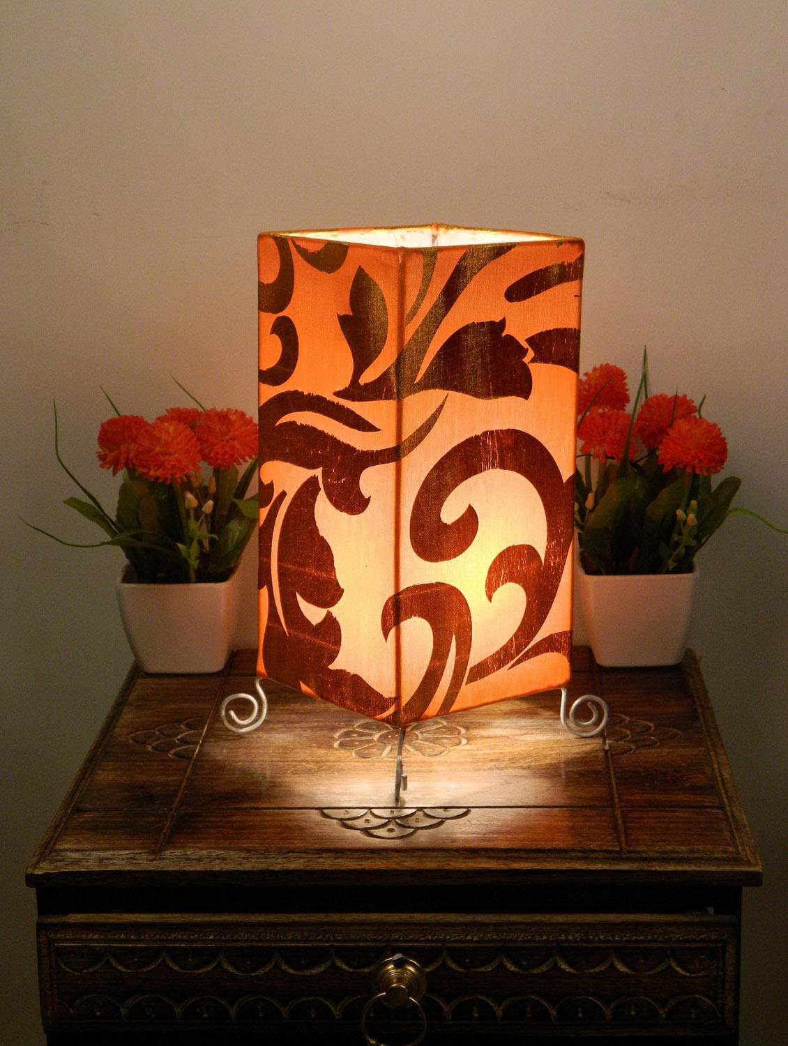 printed classic square table lamp - 10896559 - Zoom Image - 2