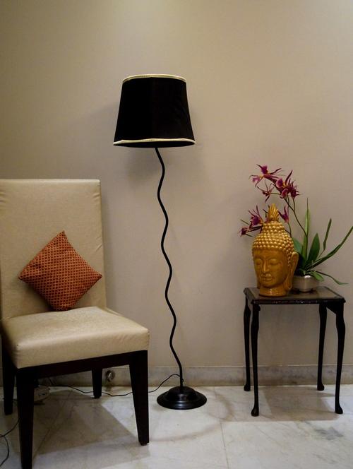 metal zig zag floor lamp with big shade - 10896643 - Standard Image - 1