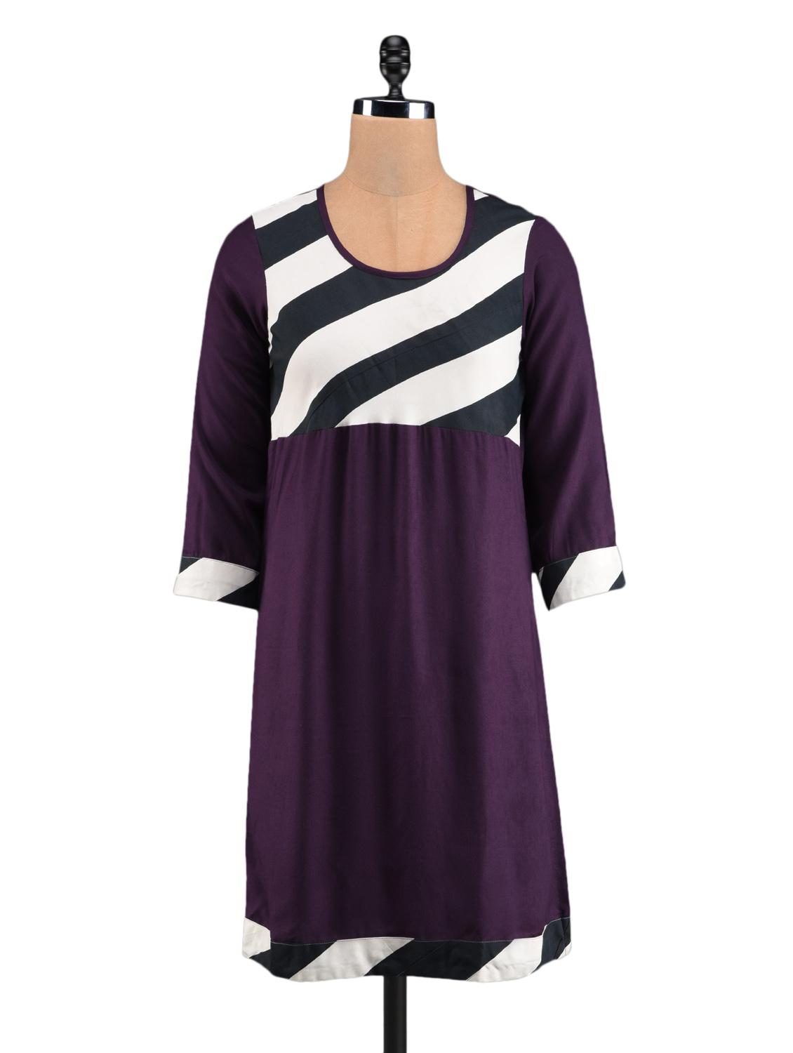 diagonal stripes yoke purple rayon kurti - 1093846 - Zoom Image - 1