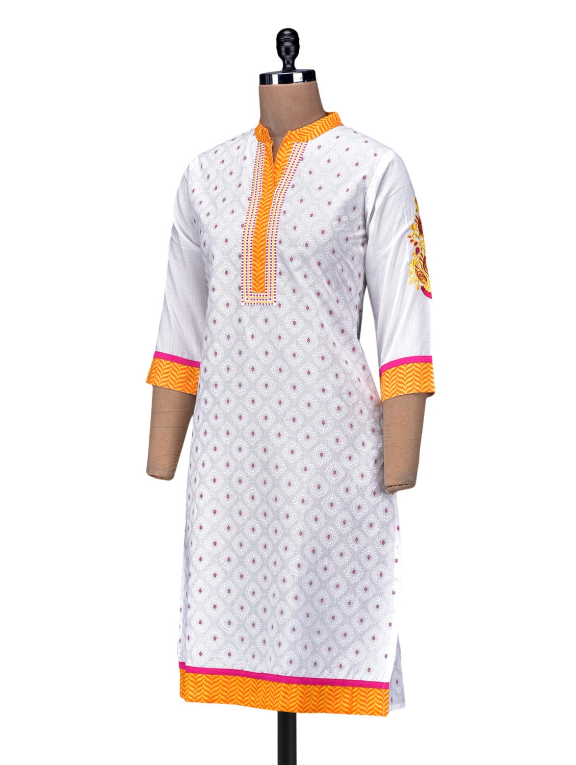 yellow embroidered cotton kurta - 1094193 - Zoom Image - 2
