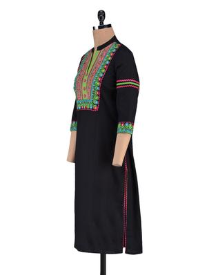 mandarin collar embroidered bib cotton kurta - 1094196 - Standard Image - 2