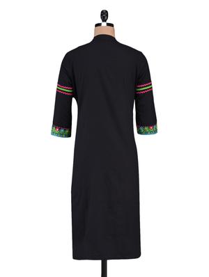 mandarin collar embroidered bib cotton kurta - 1094196 - Standard Image - 3