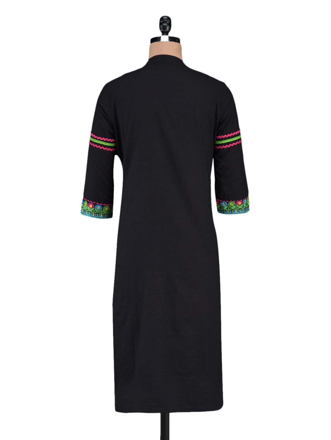 mandarin collar embroidered bib cotton kurta - 1094196 - Zoom Image - 3