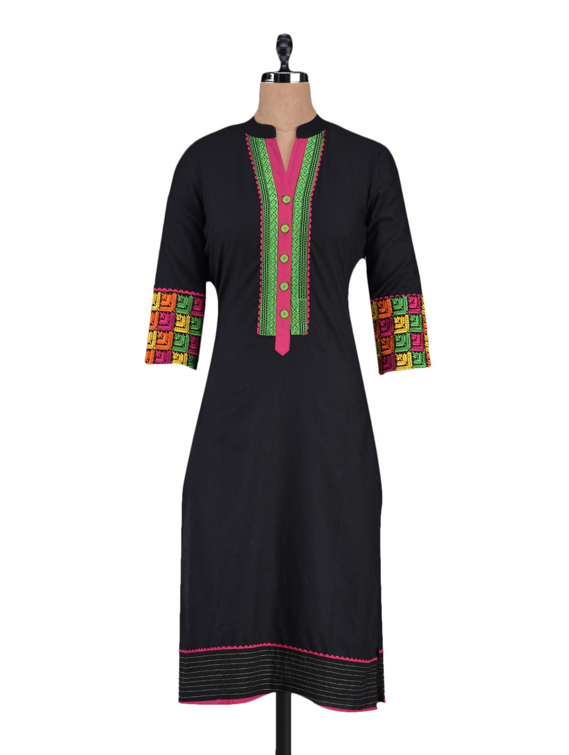 quarter sleeve embroidered back yoke cotton kurta - 1094216 - Zoom Image - 1