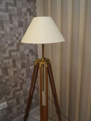tripod fllor lamp in mango wood with fabric shade - 11106824 - Standard Image - 3