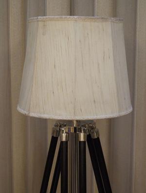 tripod fllor lamp in mango wood with fabric shade - 11106837 - Standard Image - 3