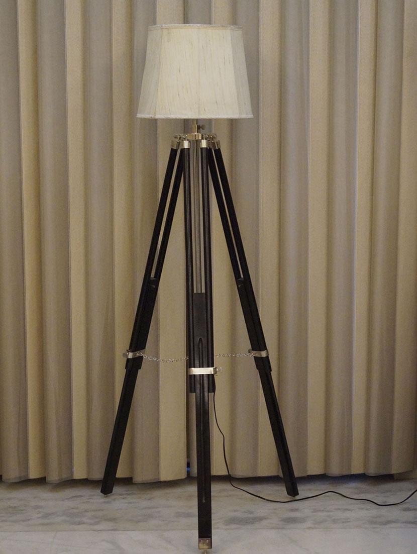 tripod fllor lamp in mango wood with fabric shade - 11106837 - Zoom Image - 2