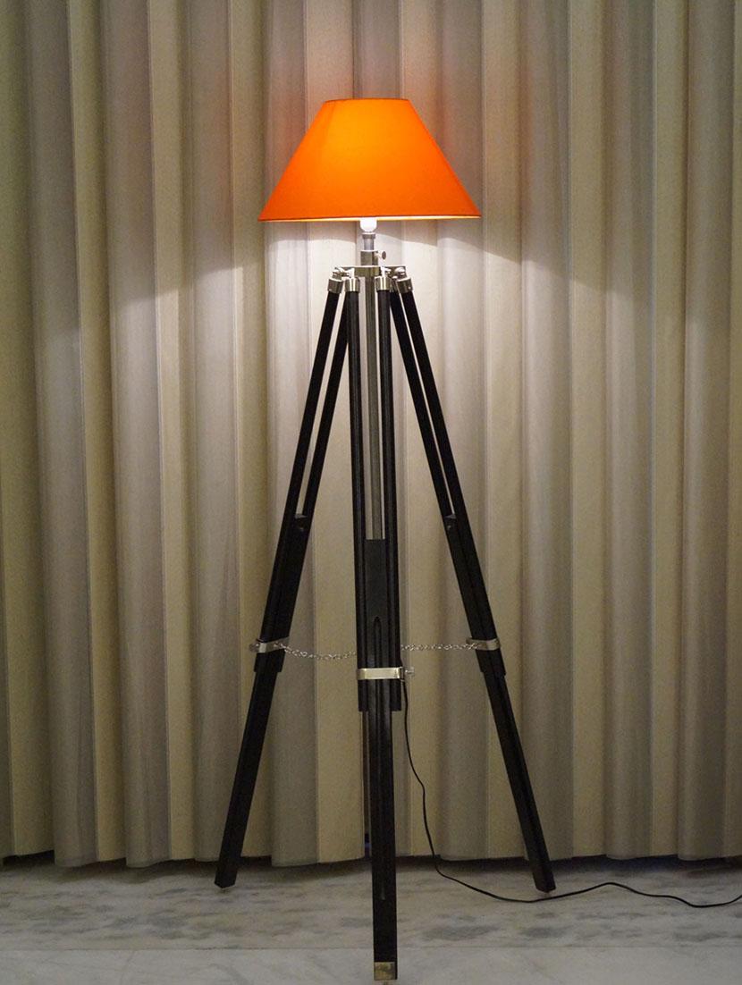 tripod fllor lamp in mango wood with fabric shade - 11106846 - Zoom Image - 1