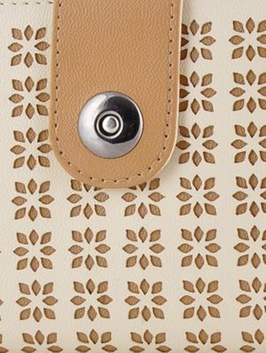 cut work leatherette wallet - 1122575 - Standard Image - 4