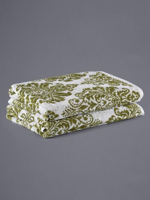Set of 2 green damask pattern bath towels - 1136331 - Very Small Image - 1