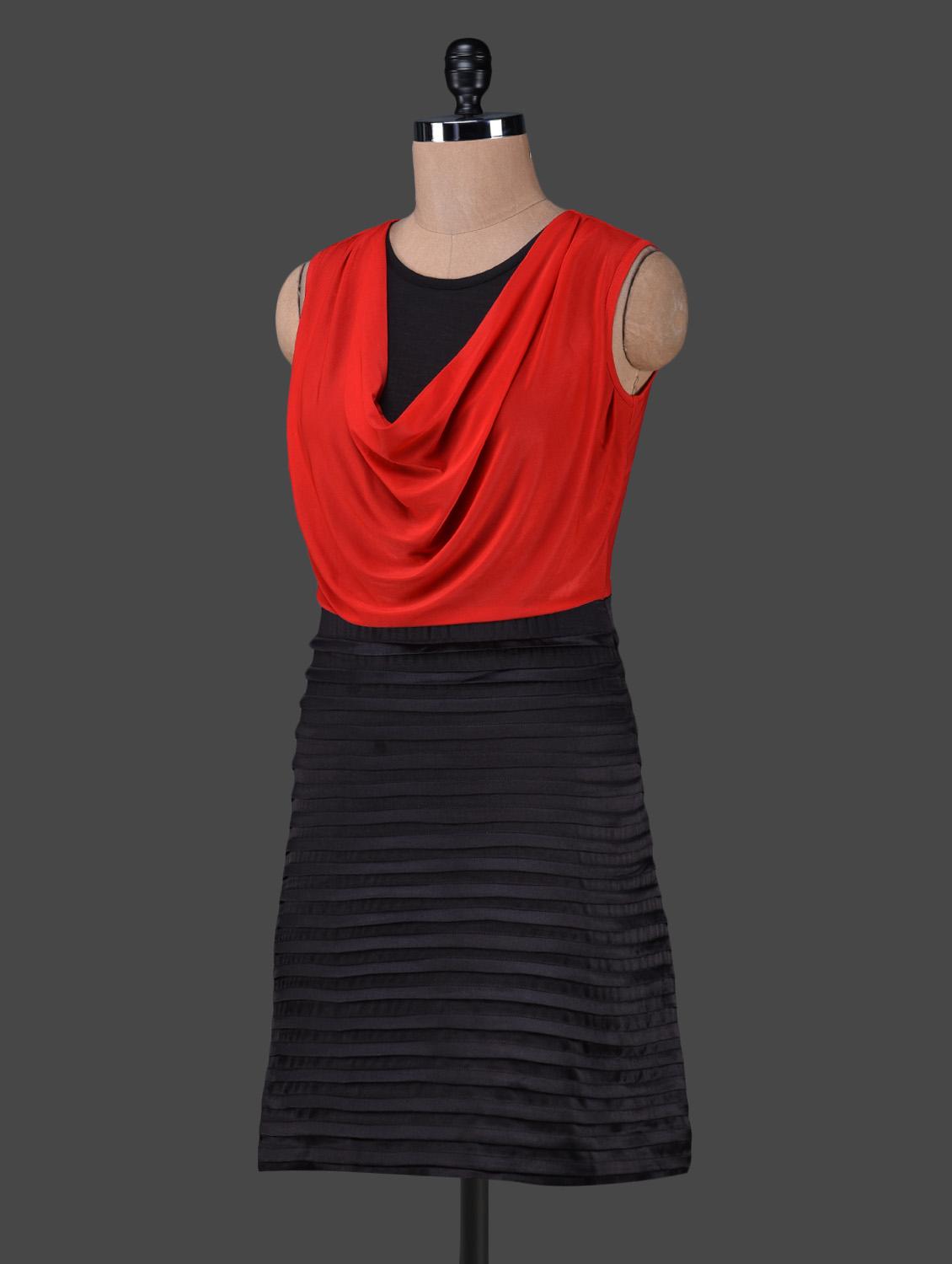 red cowl neck black pleated dress - 1150057 - Zoom Image - 2