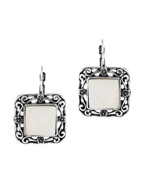 silver metal studs earring - 11677648 - Very Small Image - 1