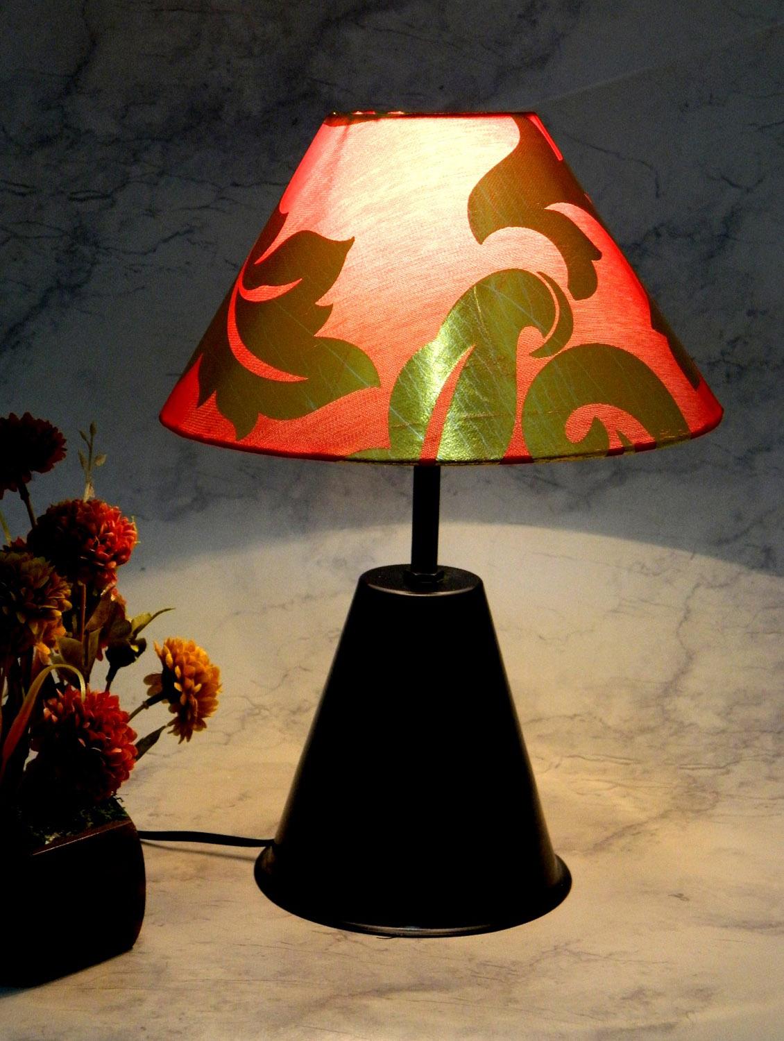 red metal and fabric table lamp - 1204343 - Zoom Image - 1