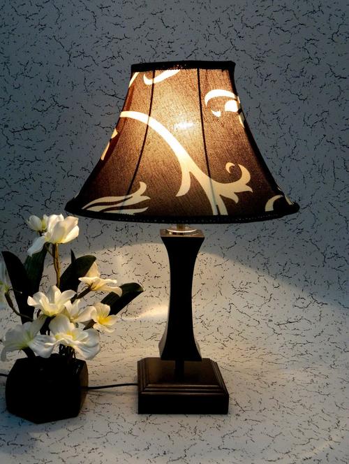 brown wood and metal table lamp - 1204636 - Standard Image - 1