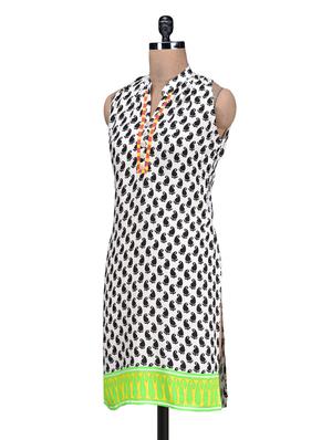 black and white rayon printed kurti - 1209078 - Standard Image - 2
