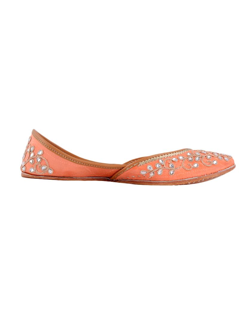 peach silk hand embroidered mojaris - 12221681 - Zoom Image - 2