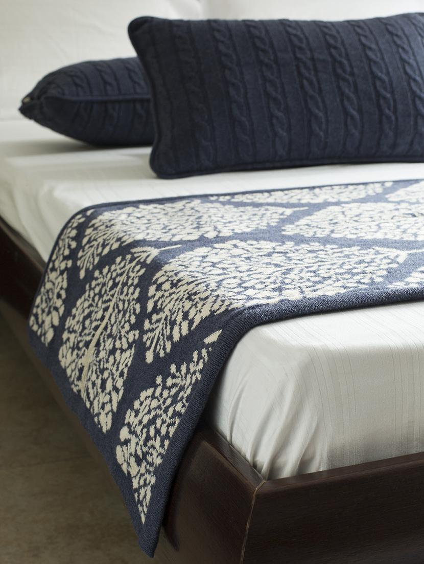 Pluchi Cotton Bed Runner with 2 Cushion Covers Set - 12265898 - Zoom Image - 1