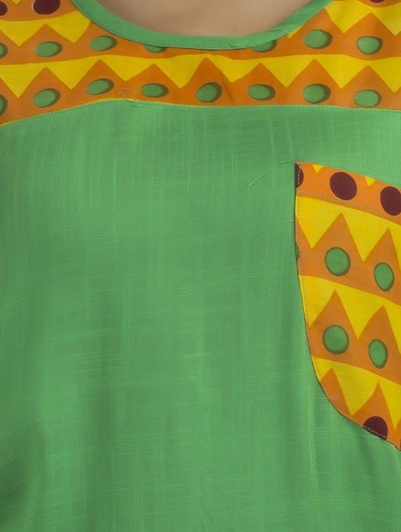 green rayon straight kurta - 12274058 - Zoom Image - 4