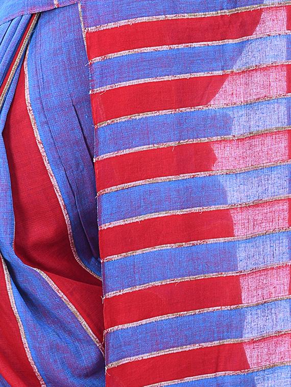 blue cotton woven saree with blouse - 12274848 - Zoom Image - 2