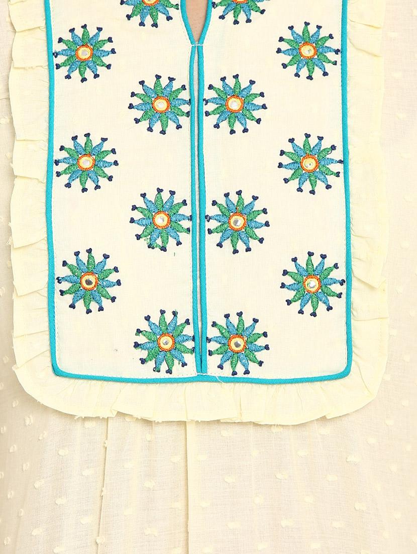 cream cotton embroidered kurti - 12276012 - Zoom Image - 4