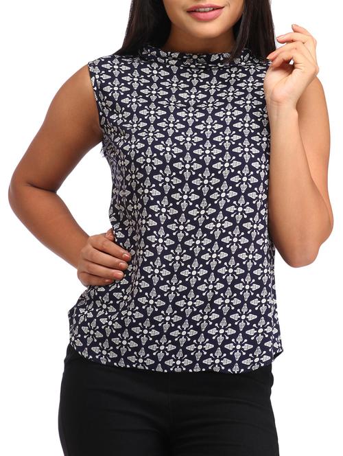 inverted collar printed top - 12278245 - Standard Image - 1