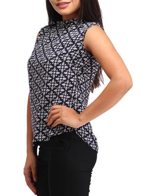 inverted collar printed top - 12278245 - Standard Image - 2