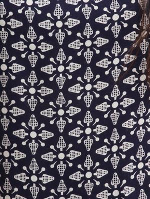 inverted collar printed top - 12278245 - Standard Image - 4