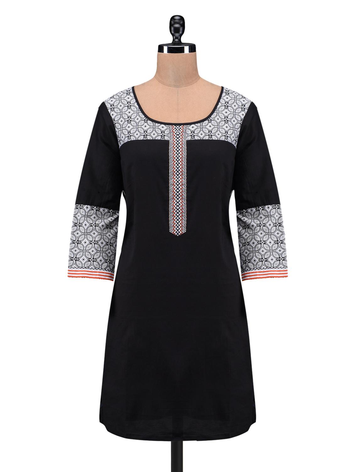 black printed cotton kurta - 1232055 - Zoom Image - 1