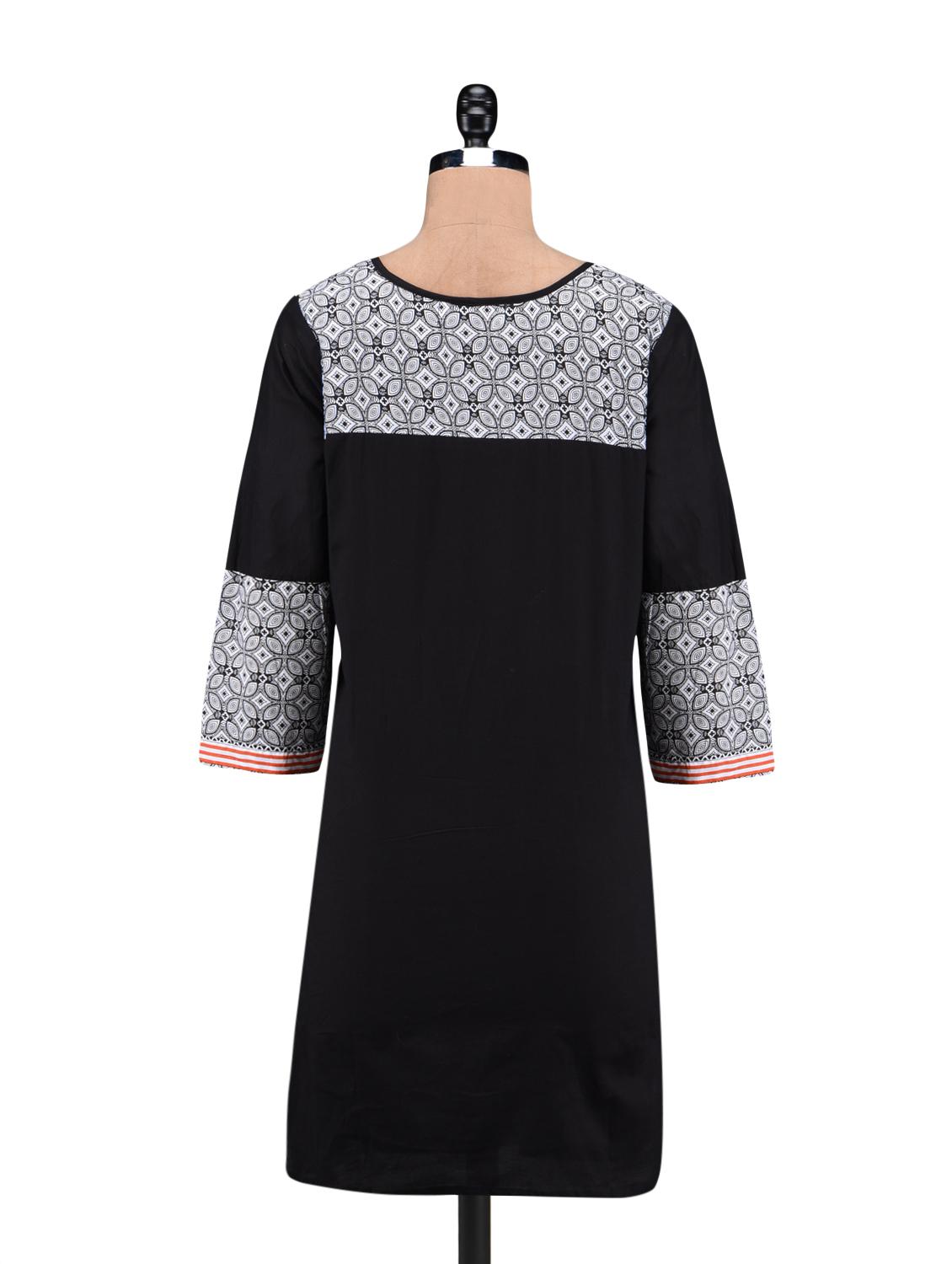black printed cotton kurta - 1232055 - Zoom Image - 3