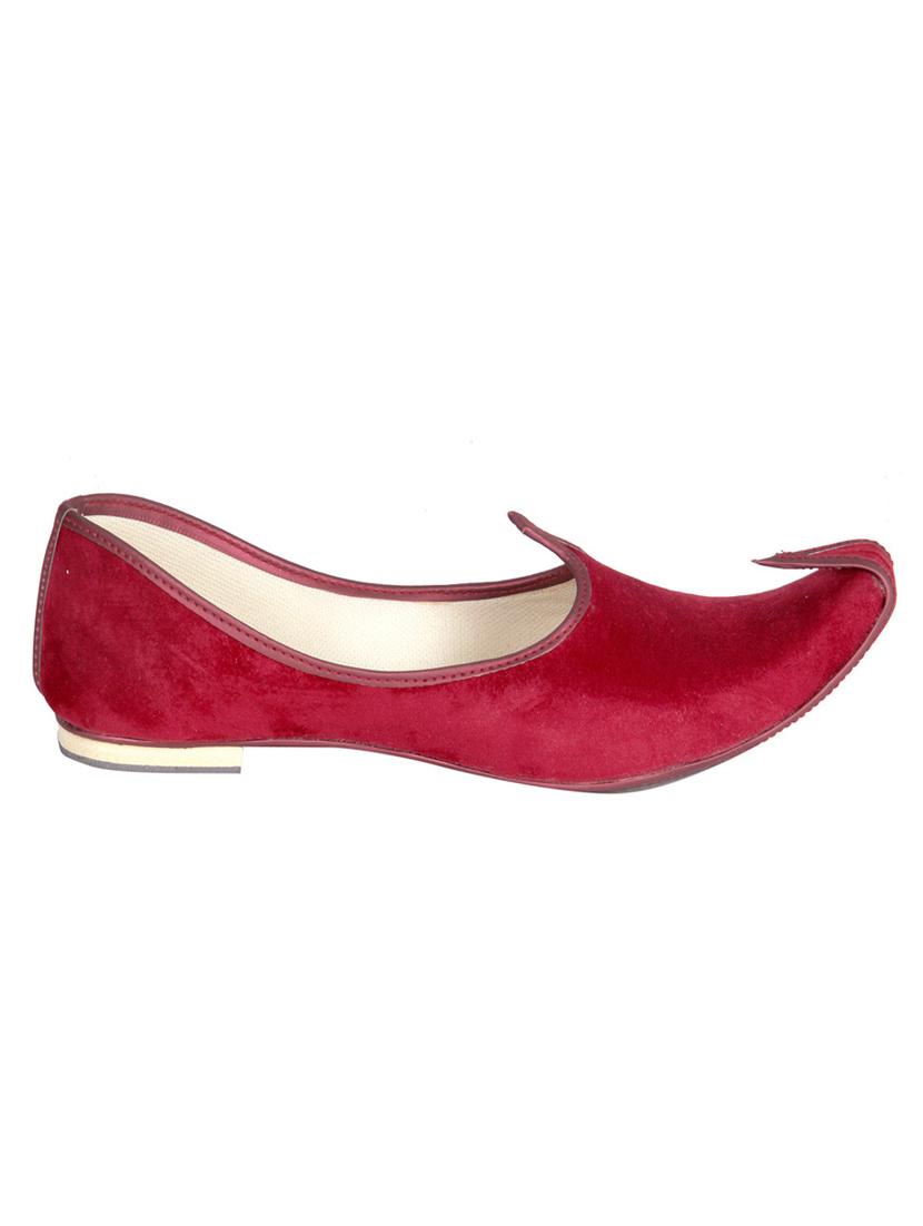 red velvet slip on mojaris - 12347746 - Zoom Image - 2