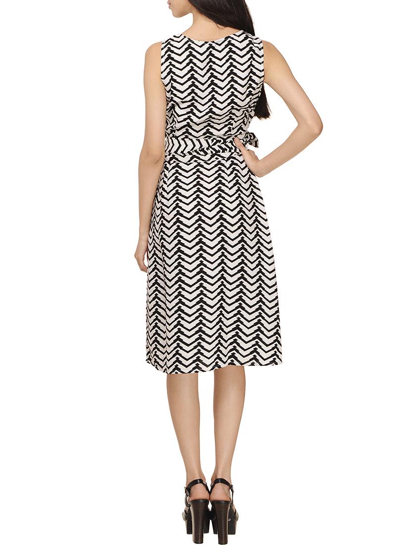 white printed crepe dress - 12354126 - Zoom Image - 3