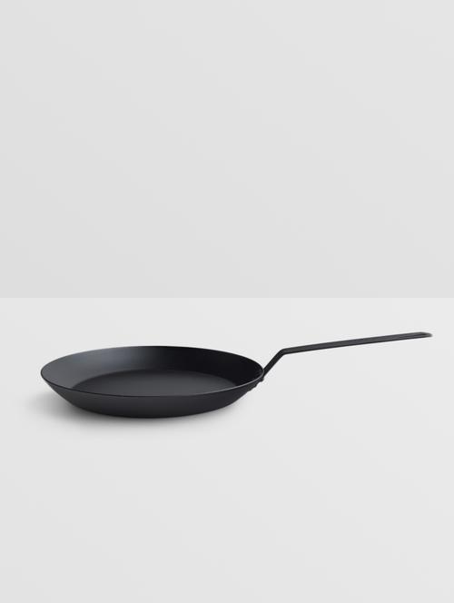 black steel skillet - 1259513 - Standard Image - 1