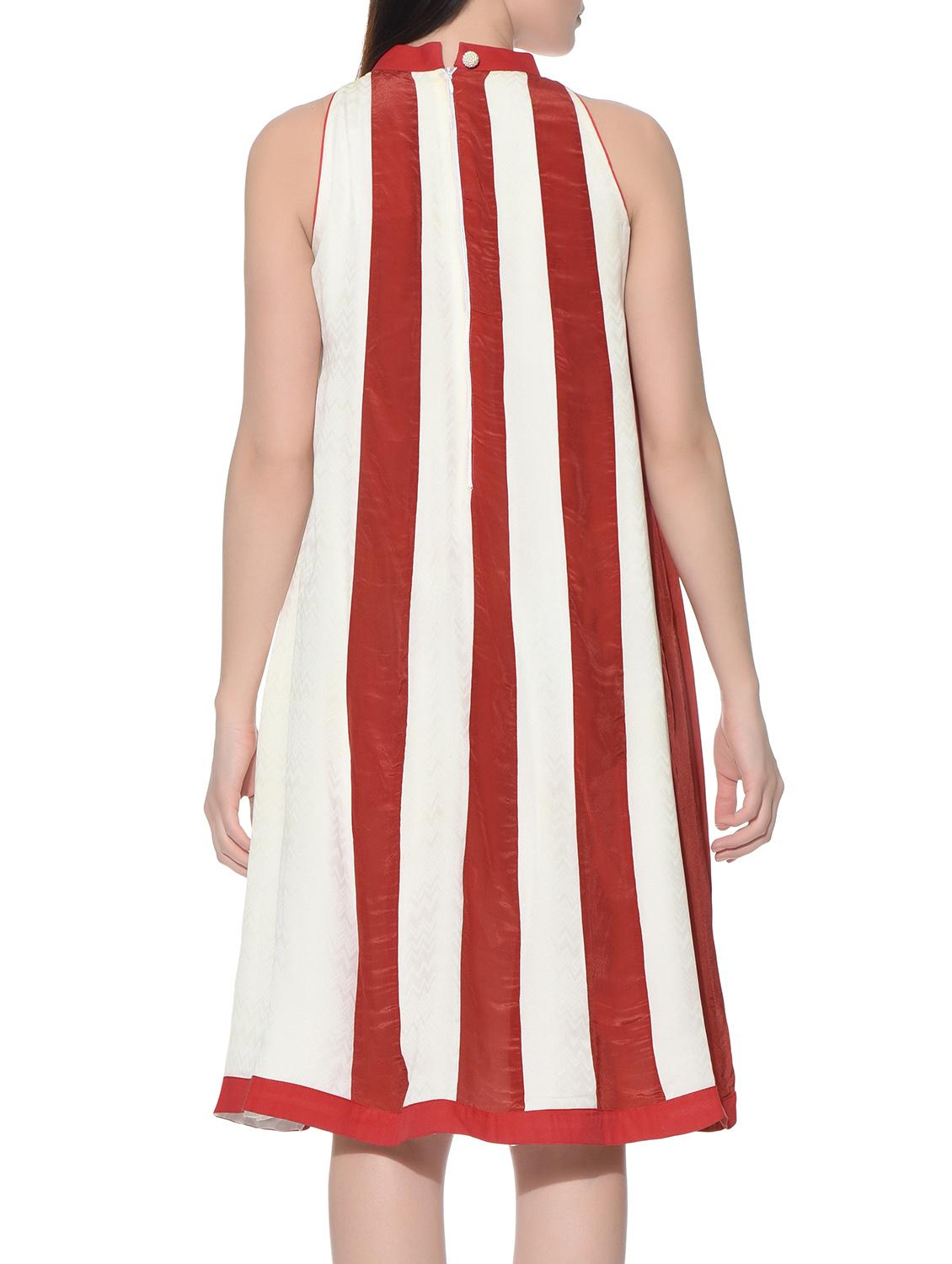 red crepe tent dress - 12779119 - Zoom Image - 3
