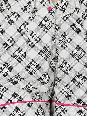 white cotton regular shorts - 12788297 - Standard Image - 4