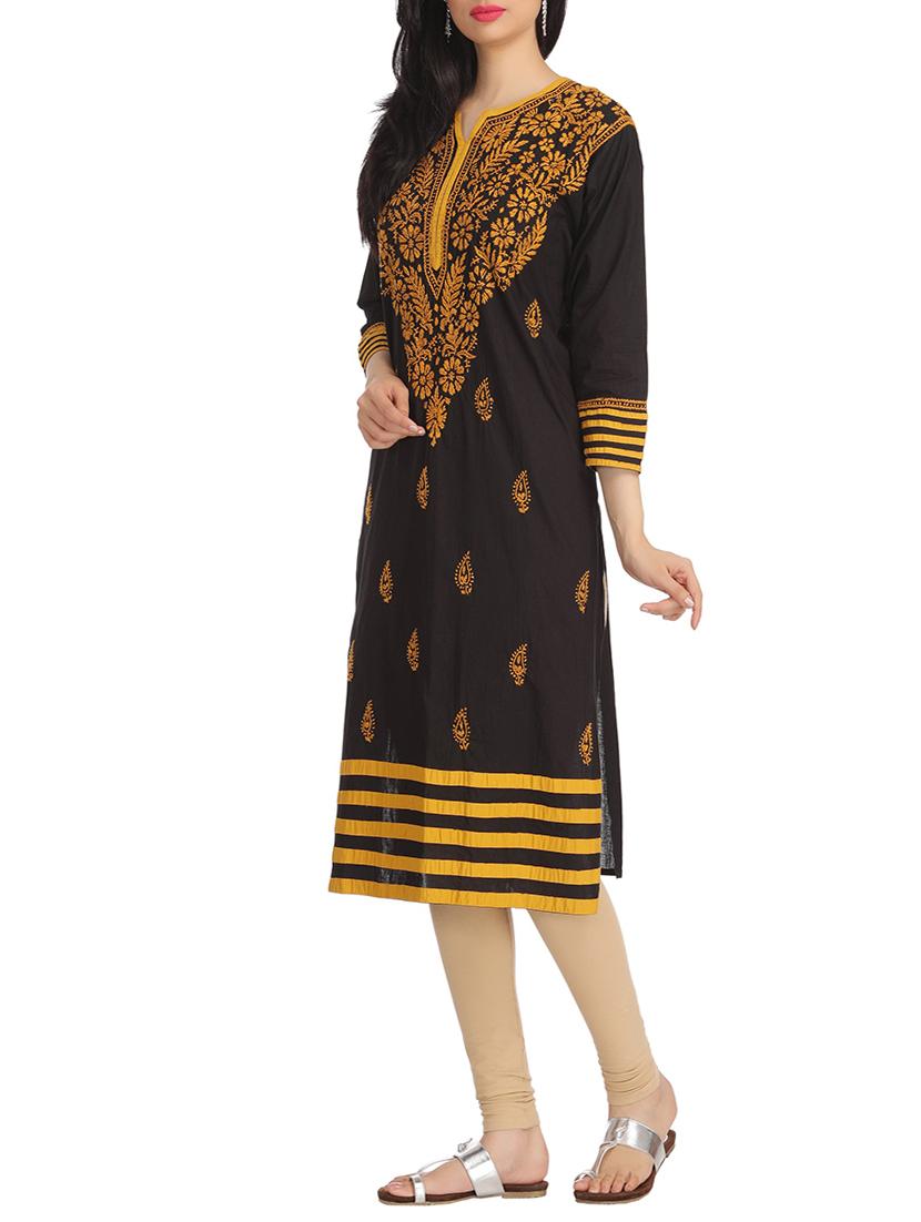 black chikankari embroidered cotton kurta - 12788691 - Zoom Image - 2