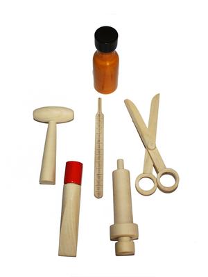 beige wooden doctor set - 1300713 - Standard Image - 7