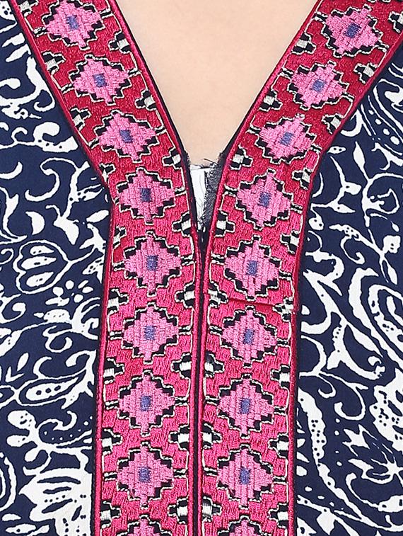 blue synthetic straight kurta - 13103848 - Zoom Image - 4