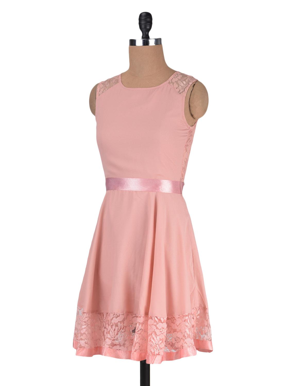 pink lace solid sleeveless dress - 1311787 - Zoom Image - 2